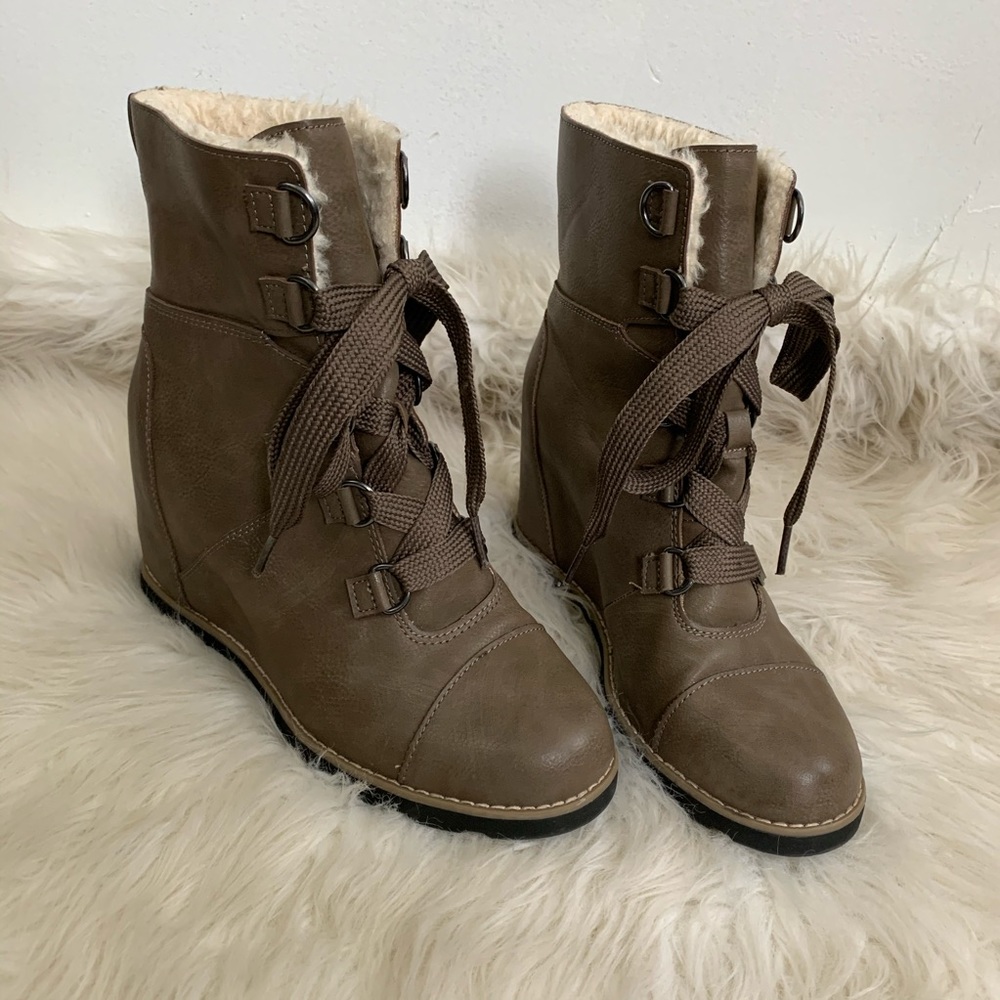 Brown Wedged boots SIZE 8.5 - Picture 5 of 9